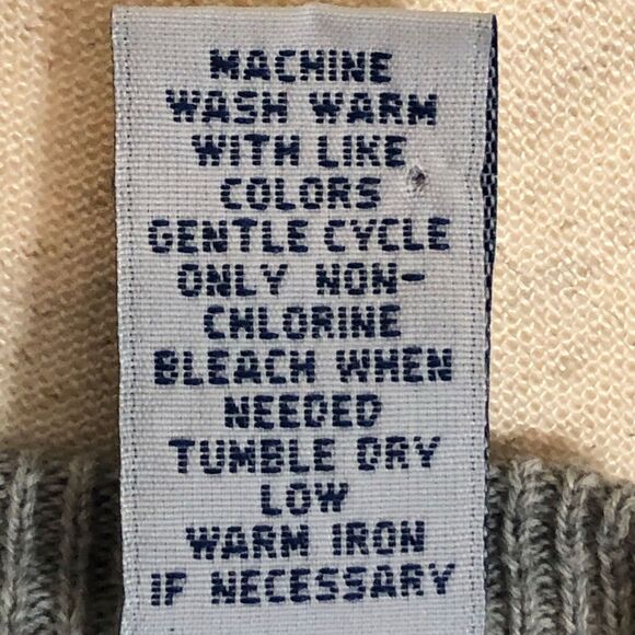 Old Navy Gray Embroidered Cardigan Sweater Medium - Picture 8 of 8